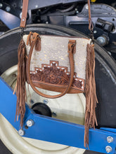 Load image into Gallery viewer, Concealed Carry Crossbody Purse
