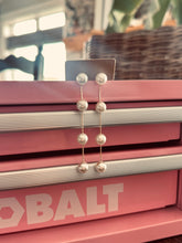 Load image into Gallery viewer, Pearl Strand Earrings
